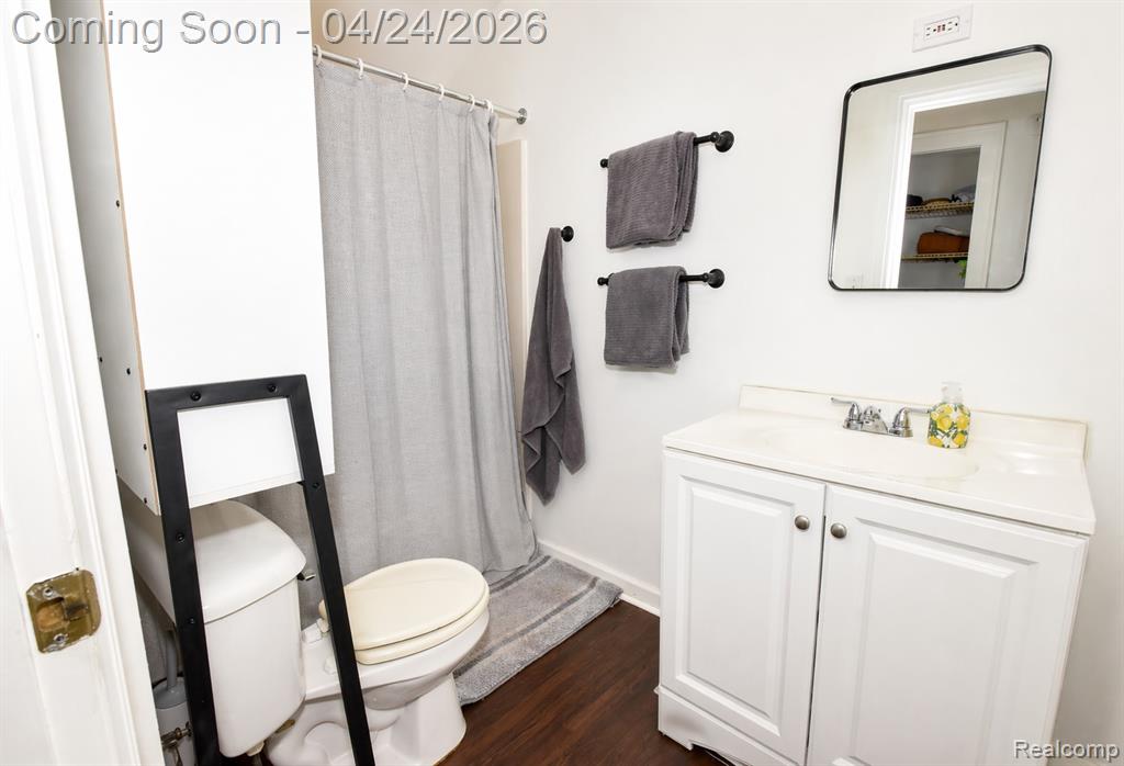 2140 E Bristol Road, Burton, MI 48529 — Photo 11
