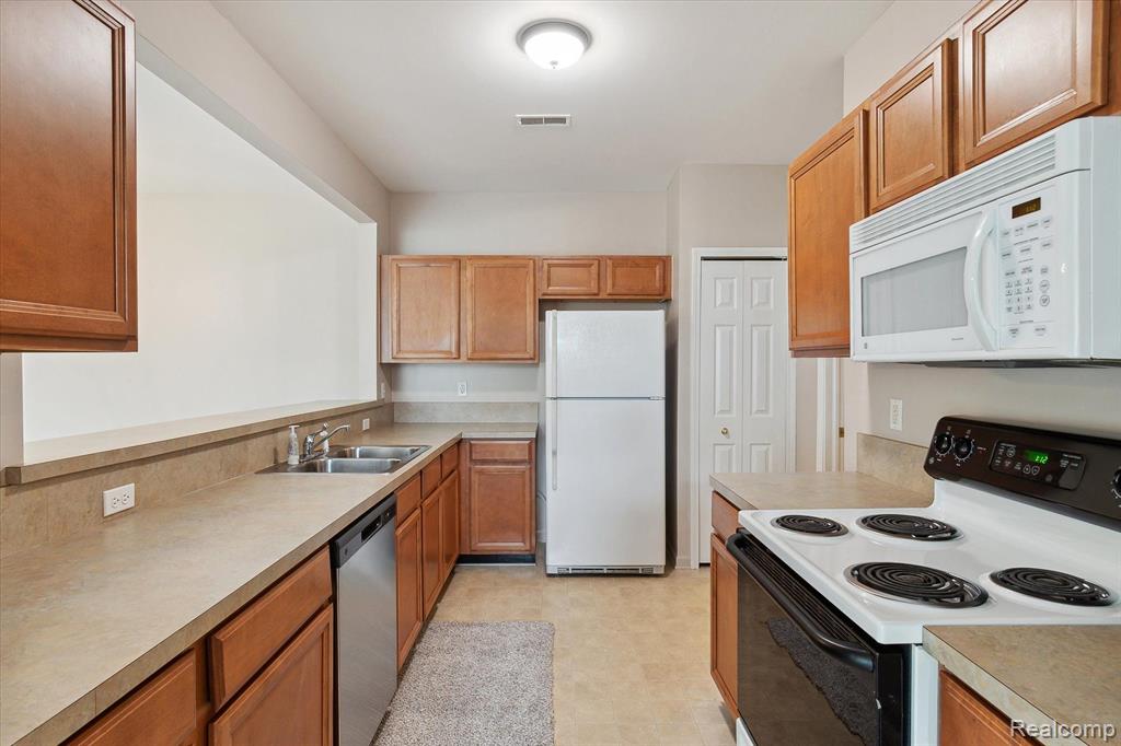 16699 CARRIAGE Way, Northville, MI 48168 — Photo 16