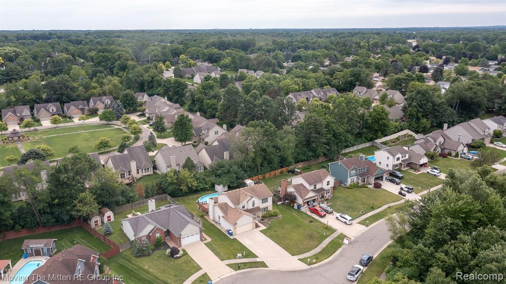5861 MEADOWGREENE Drive, Waterford, MI 48327 — Photo 59