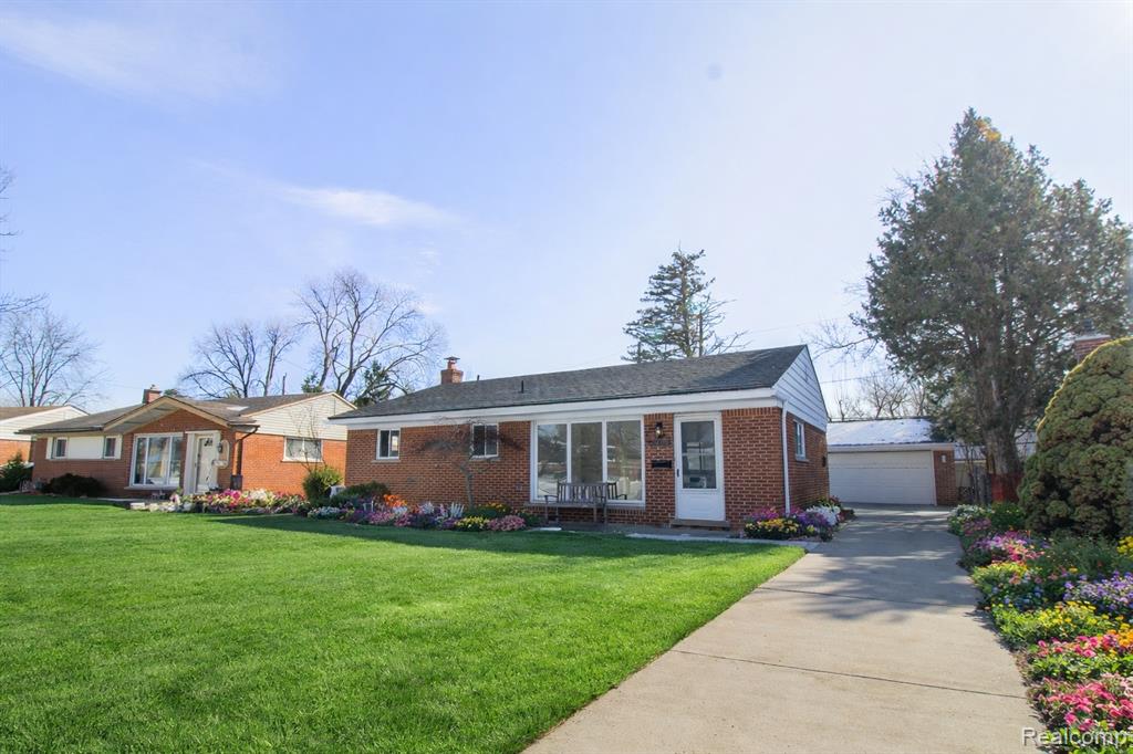 26923 Constance Avenue, Dearborn Heights, MI 48127 — Photo 2