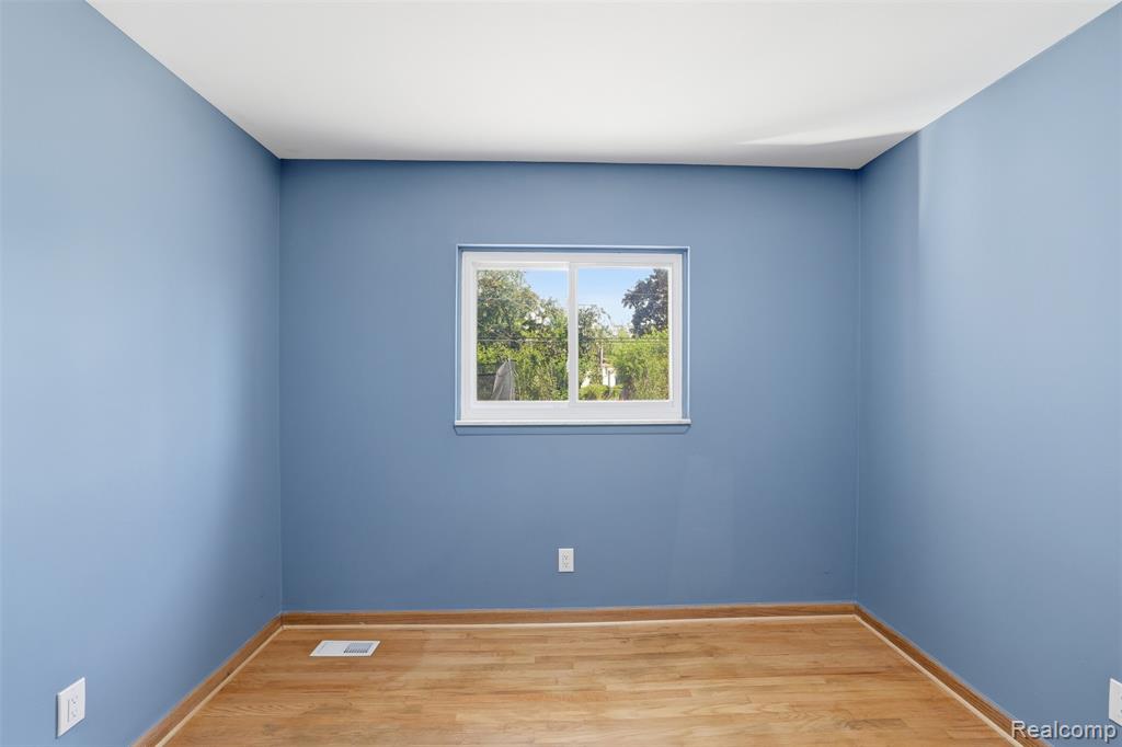 3418 Winterfield Drive, Warren, MI 48092 — Photo 16