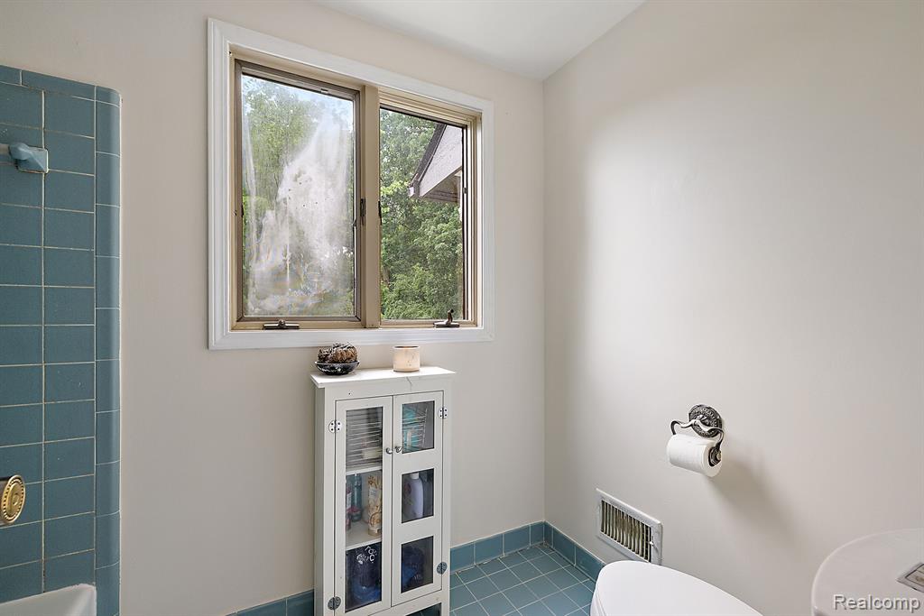 4378 Compton Way, Bloomfield Hills, MI 48302 — Photo 53