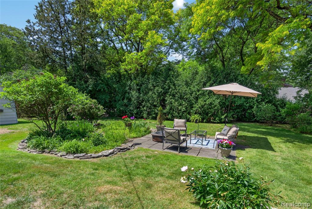 18577 San Jose Boulevard, Lathrup Village, MI 48076 — Photo 30