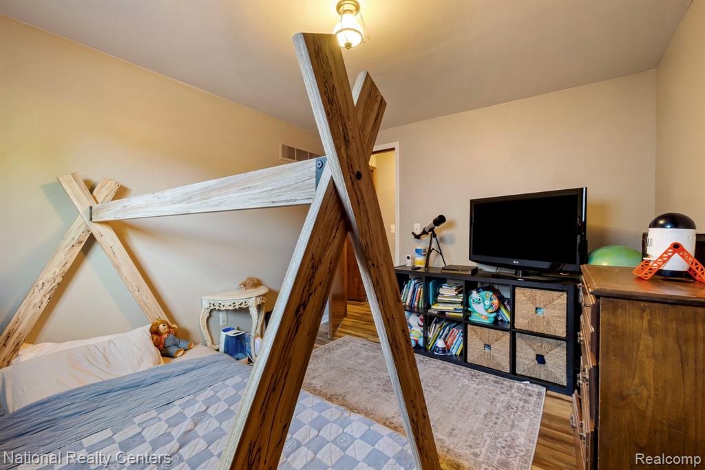 5785 Patterson Drive, Troy, MI 48085 — Photo 32