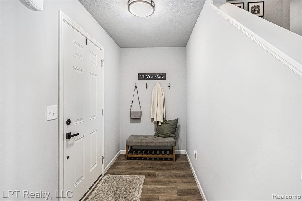 1634 TEA POND CT, Vicksburg, MI 49097 — Photo 4