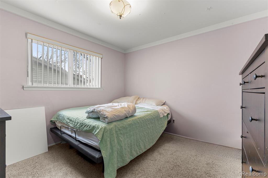 939 Stewart Avenue, Lincoln Park, MI 48146 — Photo 17