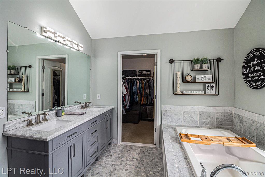 3172 Waldon Ridge Drive, Orion, MI — Photo 15
