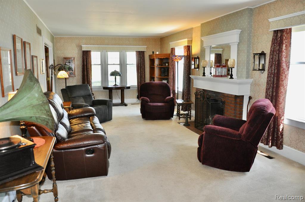 608 E MAPLE Street, Holly, MI 48442 — Photo 32