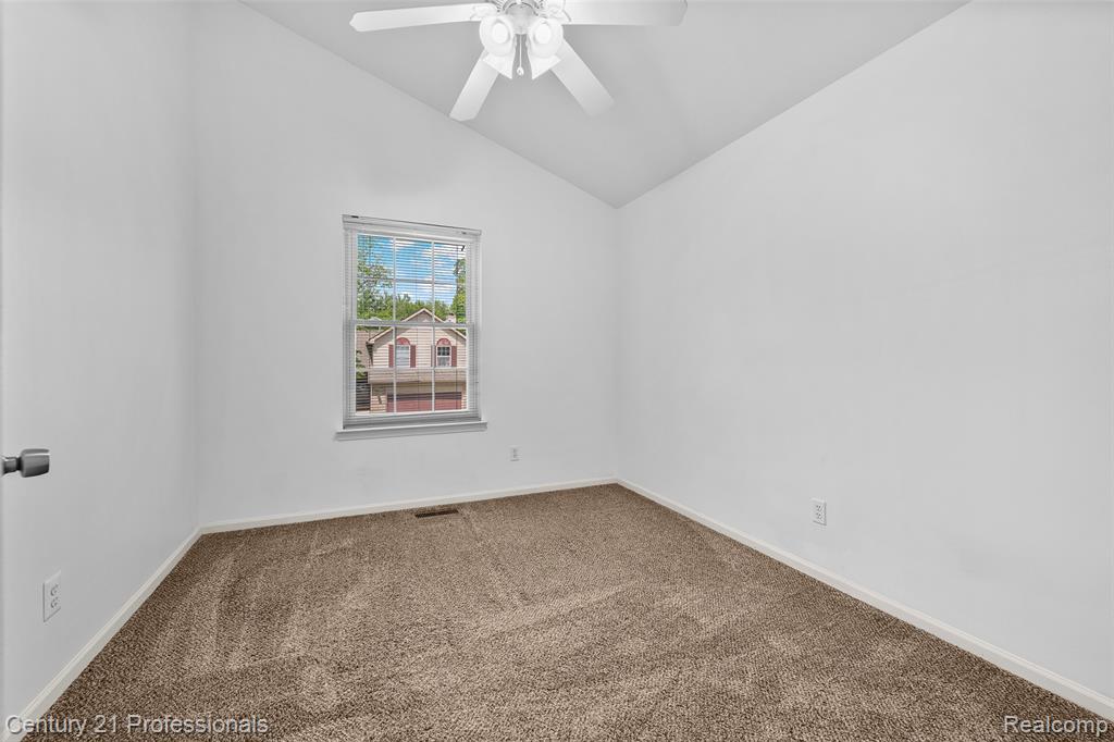 3061 Talon Circle, Lake Orion, MI — Photo 34
