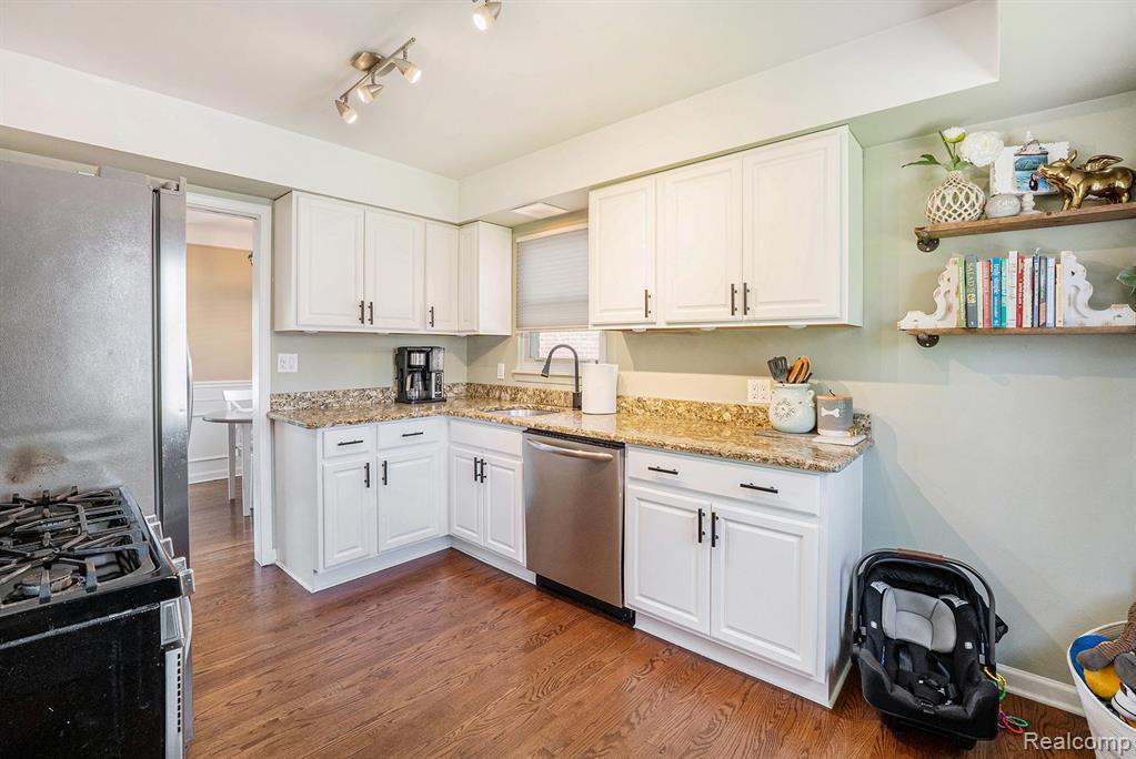 422 Jeffrey Avenue, Royal Oak, MI 48073 — Photo 6