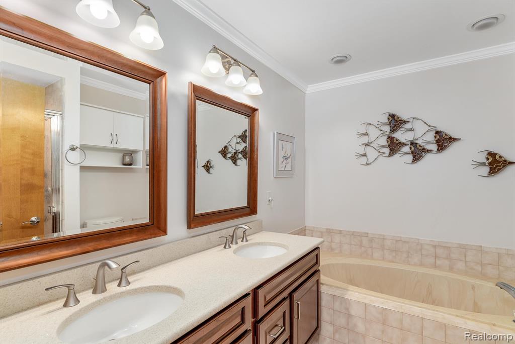 37779 SIENA Drive, Farmington Hills, MI 48331 — Photo 34
