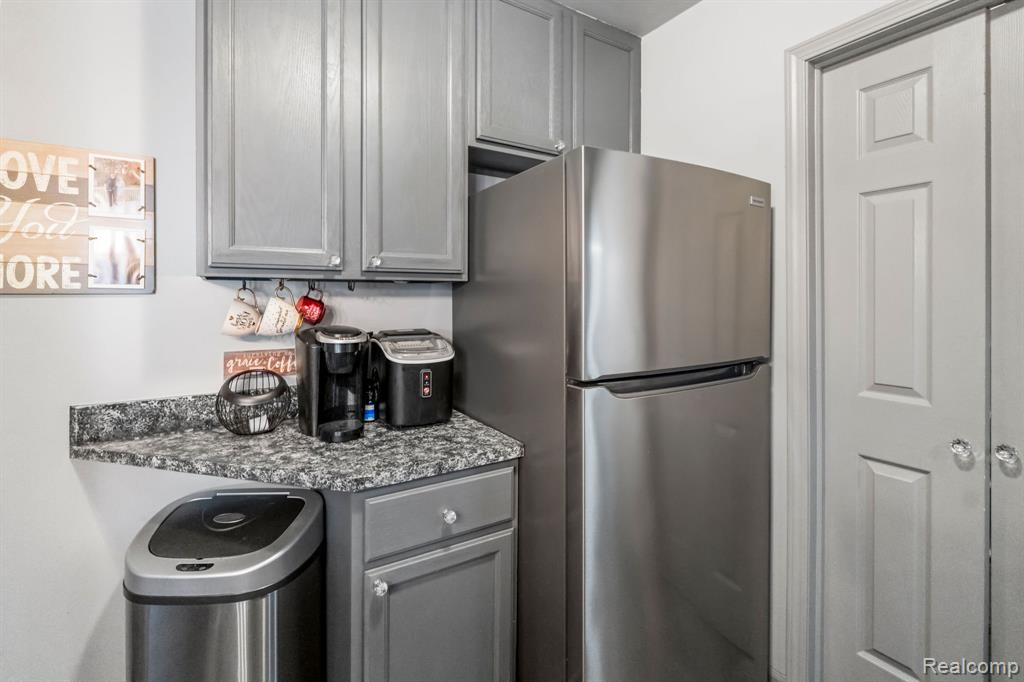 83 Rosebud Lane, Mount Clemens, MI 48043 — Photo 12