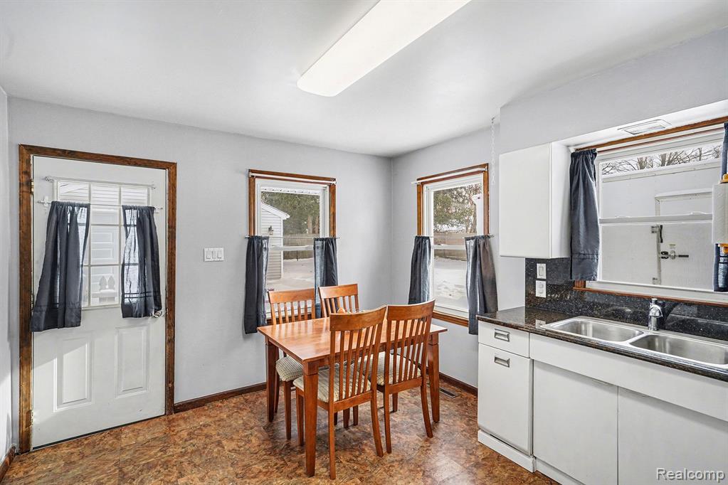 941 Marvell Place, Waterford, MI 48327 — Photo 4