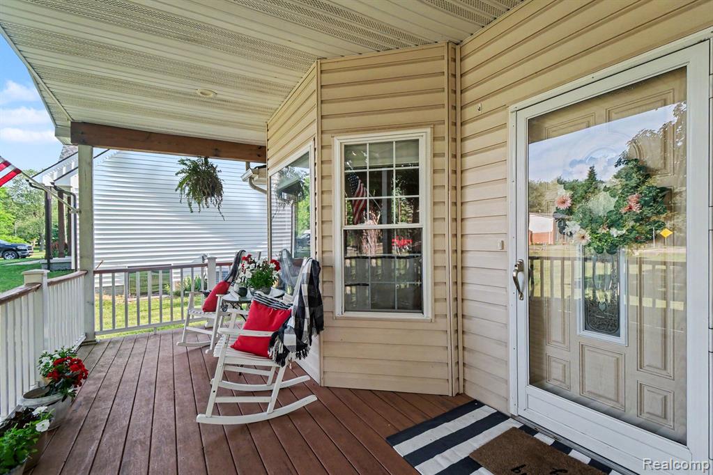 7370 Perry Lake Road, Clarkston, MI 48348 — Photo 4