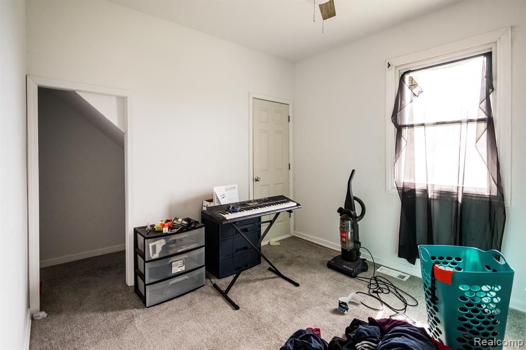 197 W BUENA VISTA Street, Highland Park, MI 48203 — Photo 11