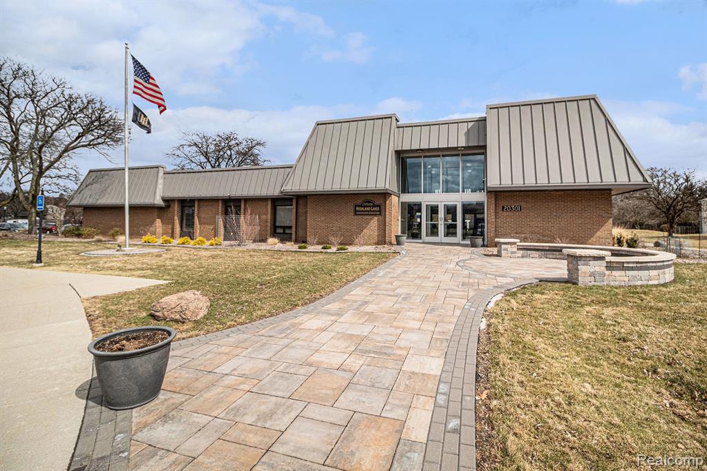 19338 OLD BRIDGE Court, Northville, MI 48167 — Photo 19