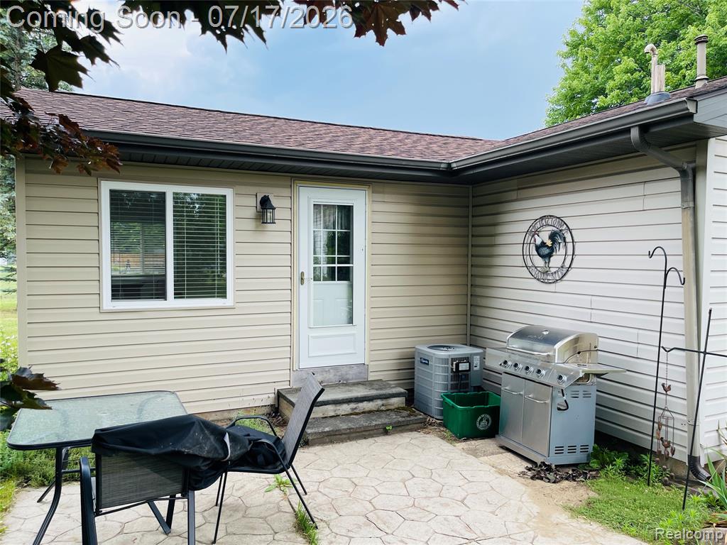 810 E Liberty Street, Chesaning, MI 48616 — Photo 33