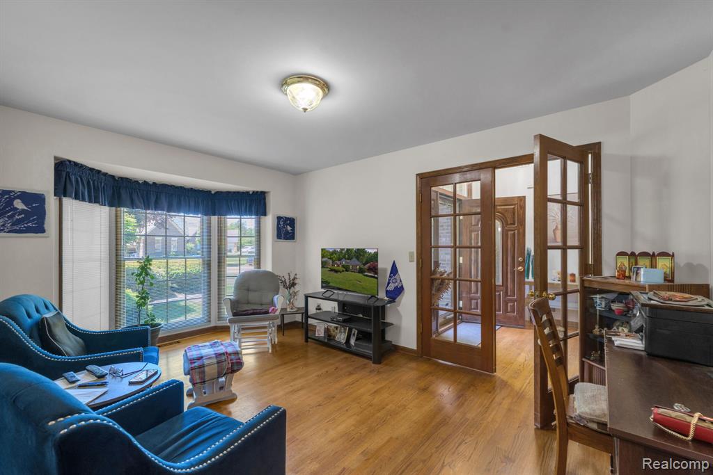43746 Via Antonio Drive, Sterling Heights, MI 48314 — Photo 17