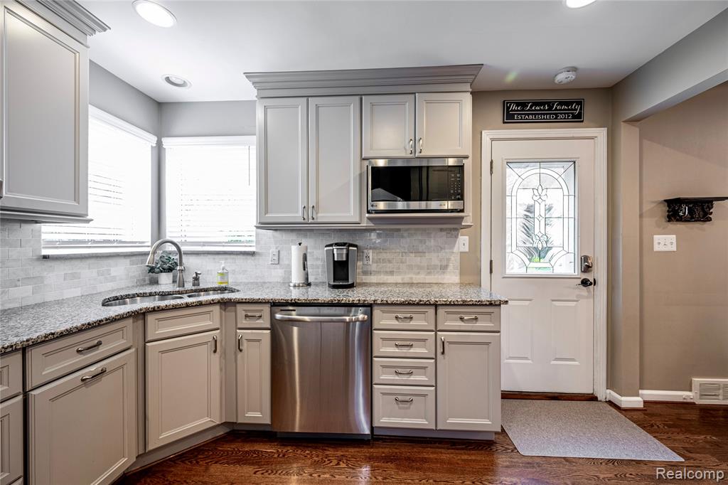 4121 Arlington Drive, Royal Oak, MI 48073 — Photo 6
