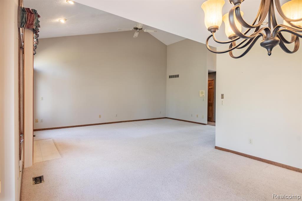4435 OAK POINTE Drive, Brighton, MI 48116 — Photo 19