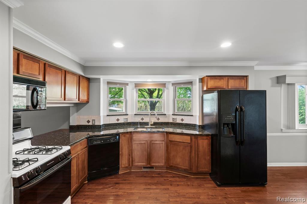 50631 NEWCASTLE Drive, Chesterfield, MI 48047 — Photo 16