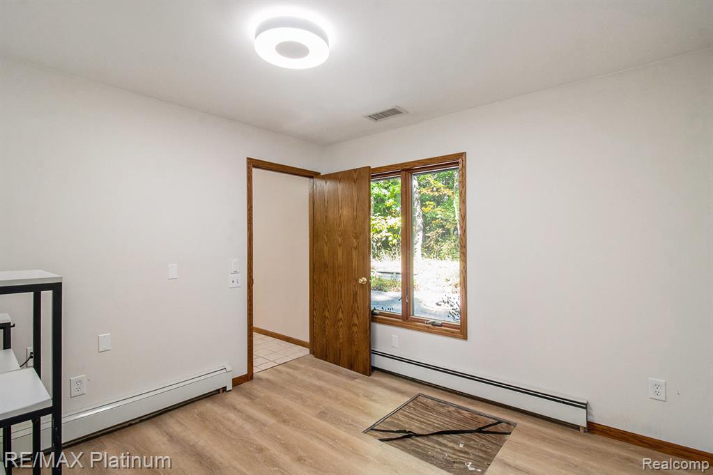 4352 Fenton Road, Hartland, MI 48353 — Photo 16