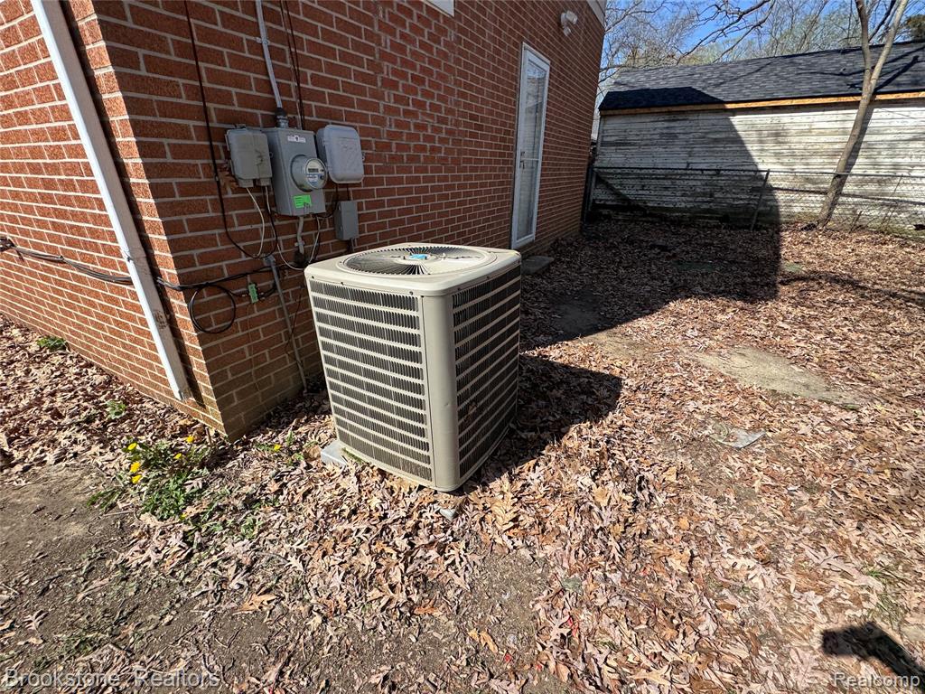 256 W Chicago Avenue, Pontiac, MI 48340 — Photo 26