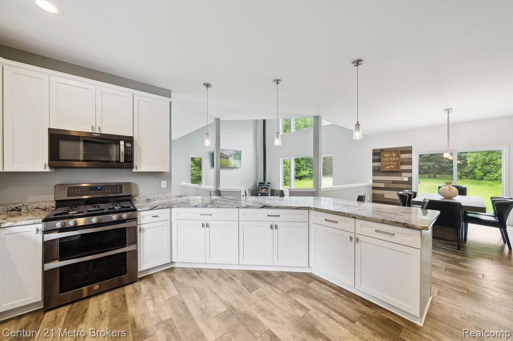 9119 Hegel Road, Goodrich Vlg, MI — Photo 15