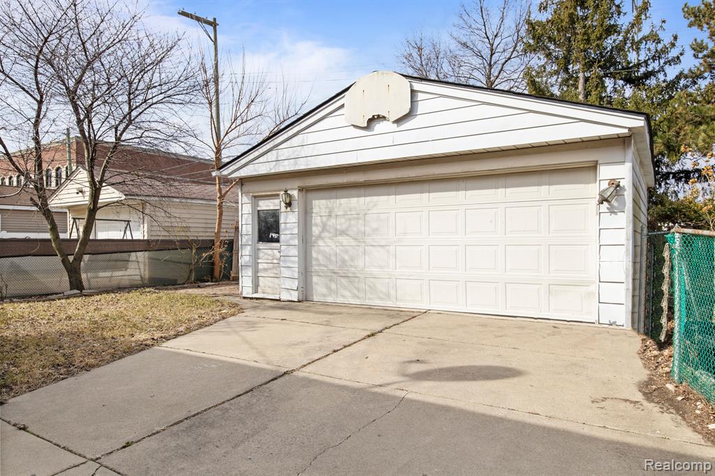 6115 YINGER Avenue, Dearborn, MI 48126 — Photo 7
