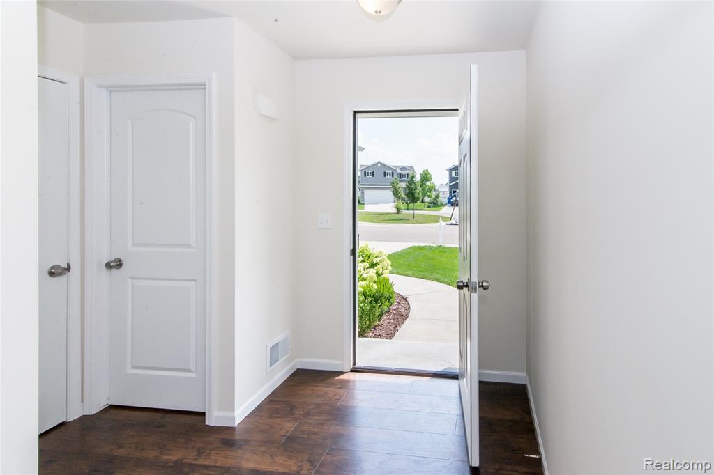 5372 Rural Terrace, Waterford, MI — Photo 12