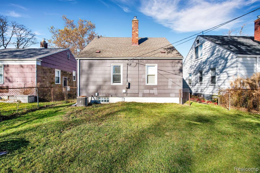 564 SPENCER Street, Ferndale, MI 48220 — Photo 7