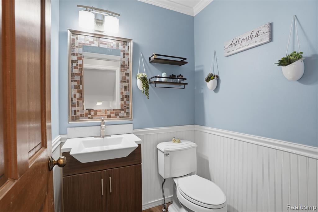 8876 Wintercove Drive, Commerce Twp, MI 48382 — Photo 34