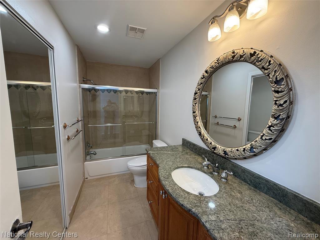 6677 Chimney Sweep, West Bloomfield, MI — Photo 23