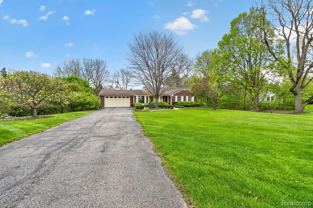 13960 Ridgewood Drive, Plymouth, MI 48170 — Photo 4