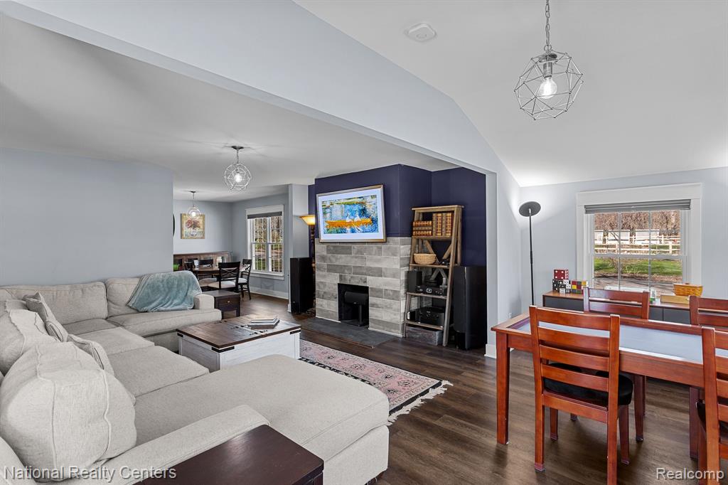 3706 Lakeview Boulevard, Orchard Lake Village, MI 48324 — Photo 13