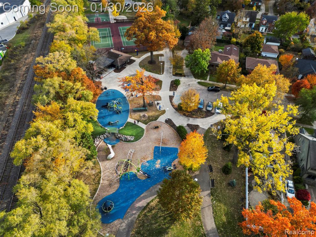 81 Wellesley Drive, Pleasant Ridge, MI — Photo 28