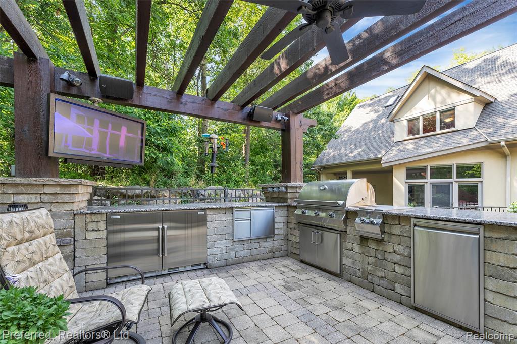 12196 Woodline Drive, Fenton, MI 48430 — Photo 91