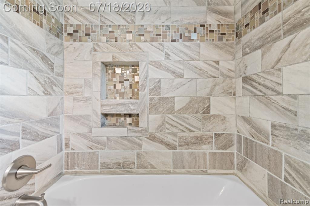 8950 Brentwood Street, Livonia, MI 48150 — Photo 13