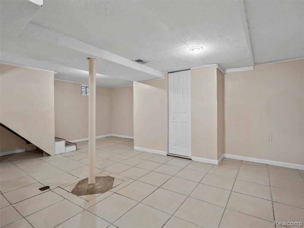 6010 HARTWELL Street, Dearborn, MI 48126 — Photo 19