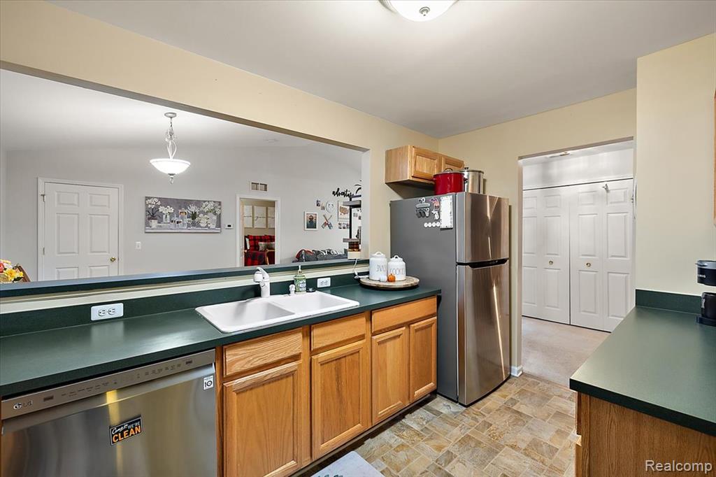 52232 Heatherstone Avenue, Macomb, MI 48042 — Photo 14
