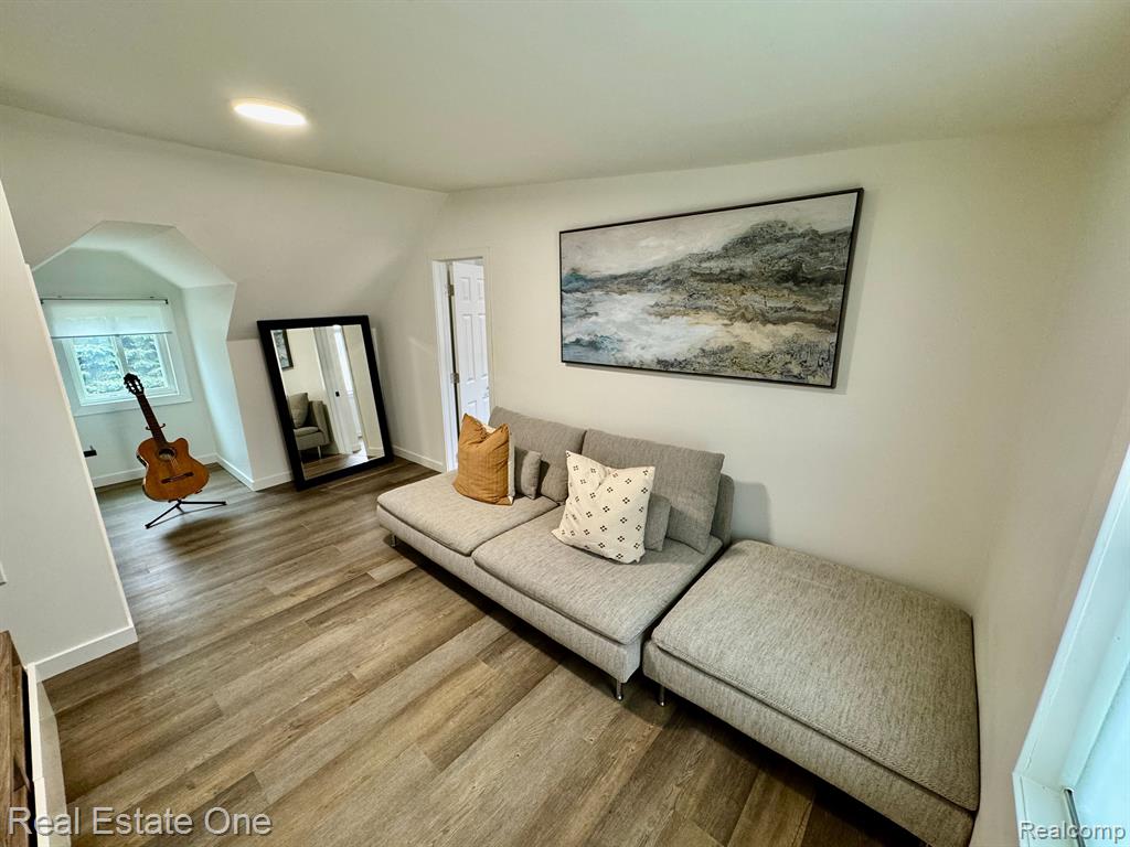 571 ANDRESEN Court, Hazel Park, MI 48030 — Photo 38