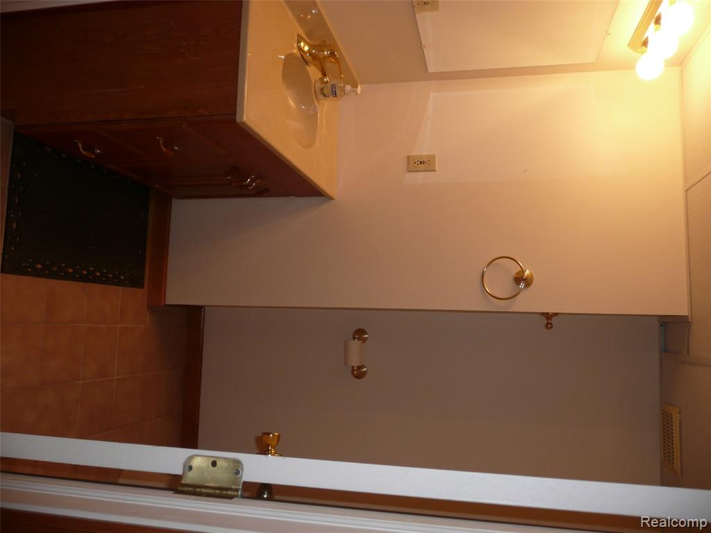 2388 Ava, Howell, MI 48843 — Photo 26