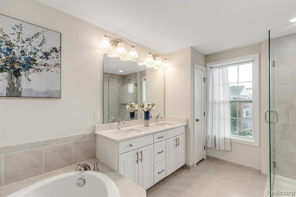 2846 RIDINGTON Road, Ann Arbor, MI 48105 — Photo 21