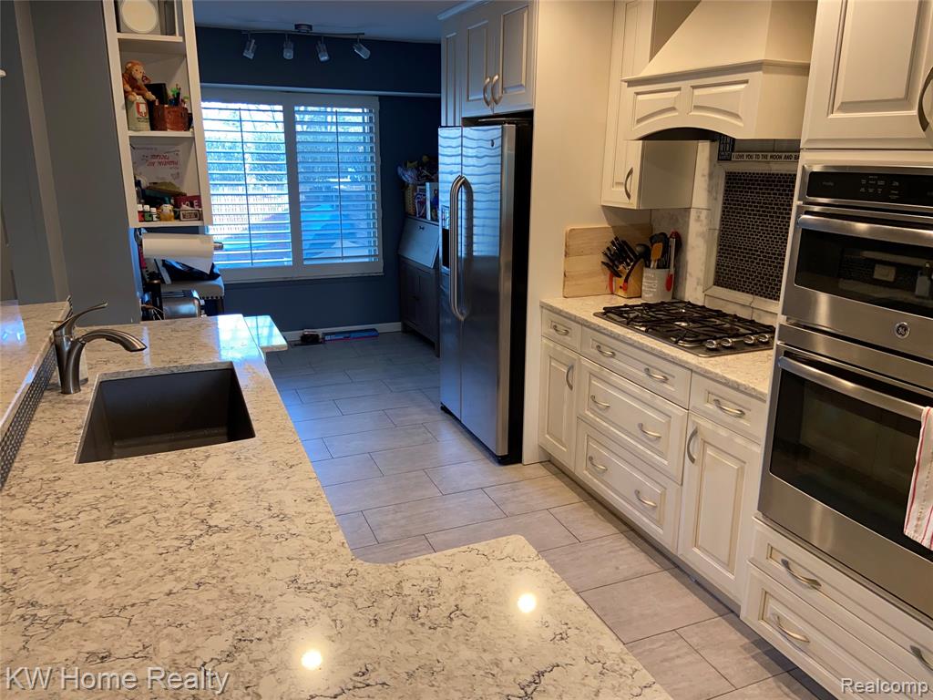 1110 Willow Grove Court, Rochester, MI 48307 — Photo 5