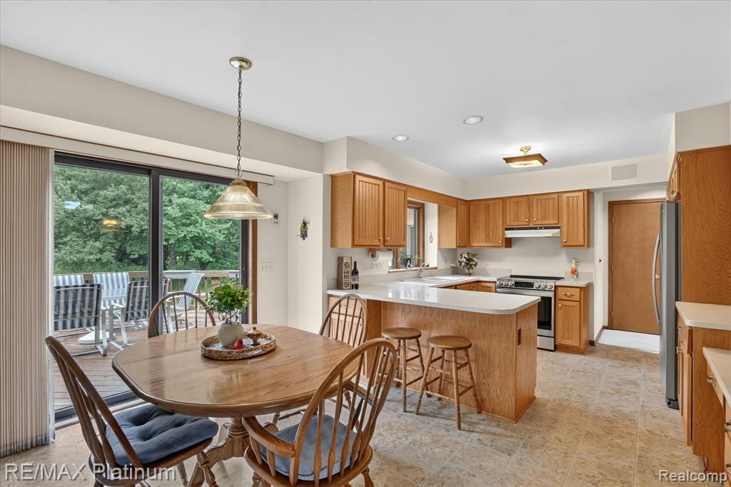 12273 Pinebrook Lane, South Lyon, MI 48178 — Photo 13