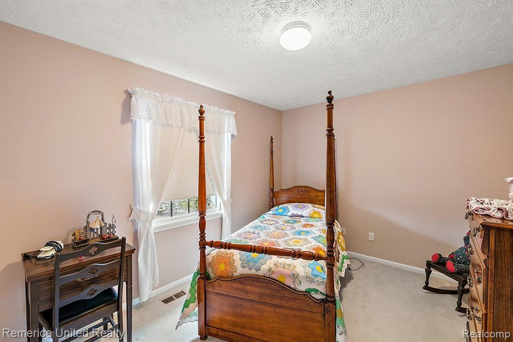 686 W CALEDONIA Street, Howell, MI 48843 — Photo 44