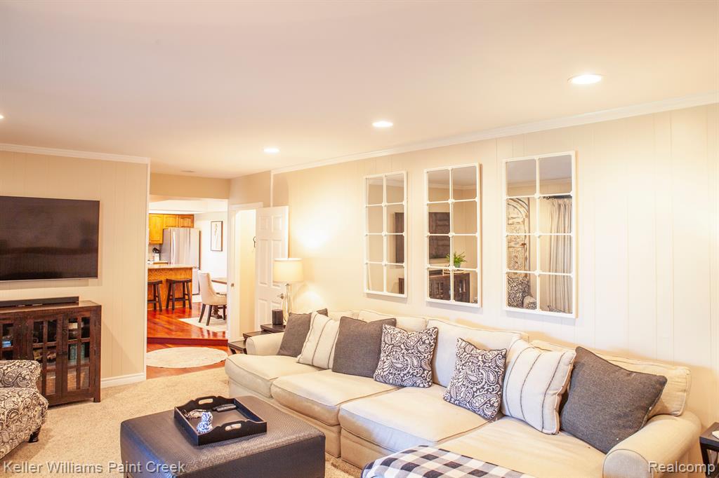4621 REGENCY Drive, Shelby Twp, MI 48316 — Photo 8