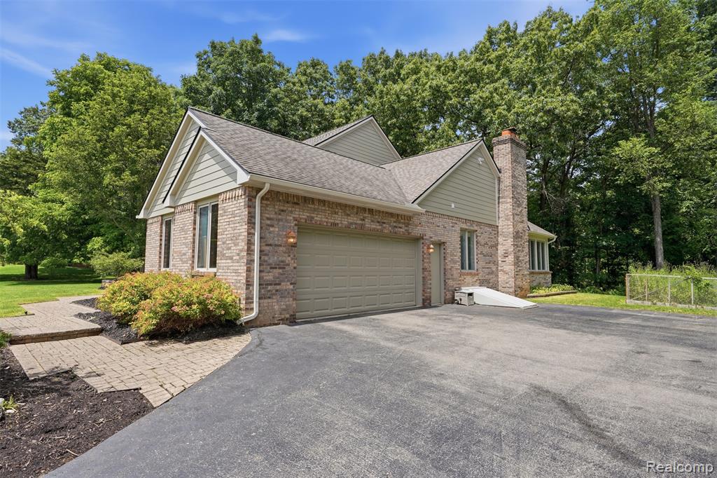 5336 Urbana Drive, Brighton, MI 48116 — Photo 36