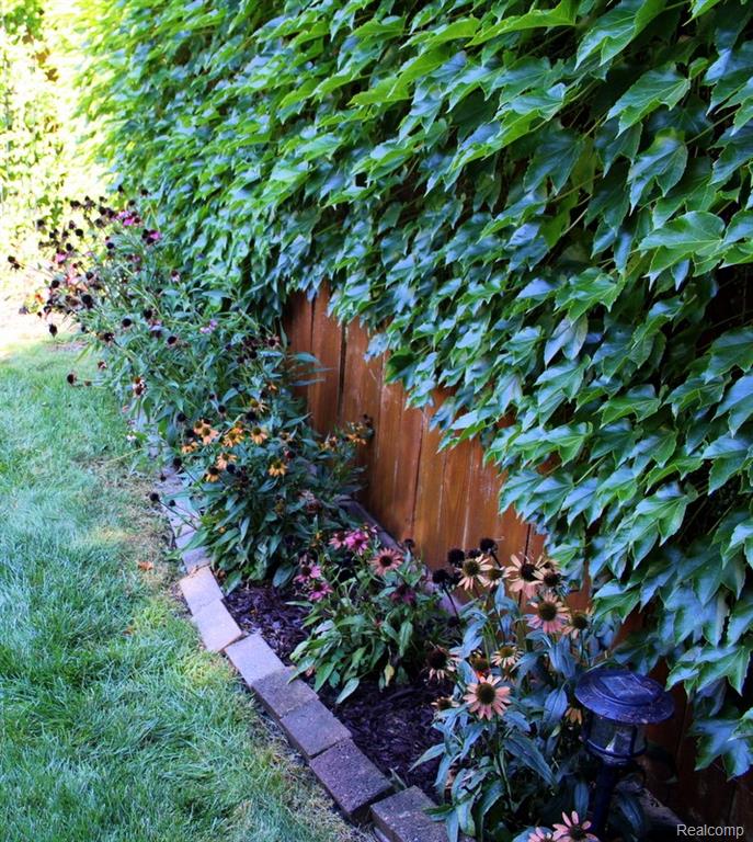 922 New York Avenue, Lincoln Park, MI 48146 — Photo 16