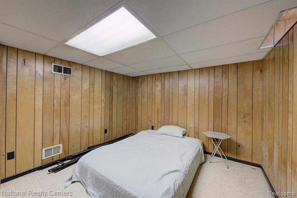 41702 BEDFORD Drive, Canton, MI 48187 — Photo 21
